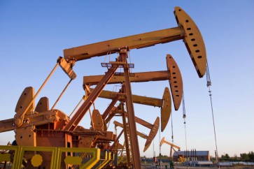 أسعار النفط ترتفع في تعاملات هزيلة