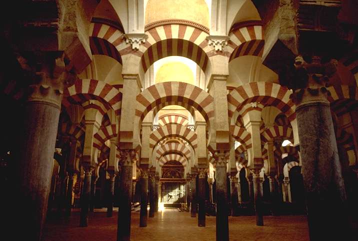 الكنيسة الكاثوليكية تعيد تسمية "مسجد" لكاتدرائية قرطبة