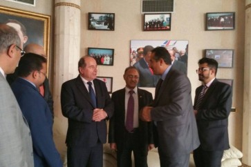 الوفد السياسي اليمني يلتقي خلال زيارته الى تونس السفير الفنزويلي