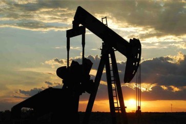 شركة النفط الوطنية الفنزويلية الحكومية تعلن في تقريرها السنوي الاحد ان عائدات النفط تراجعت بنسبة 40.7 بالمئة في 2015 بسبب انخفاض اسعار الذهب الاسود
