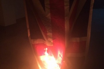 إحراق العلم البريطاني
