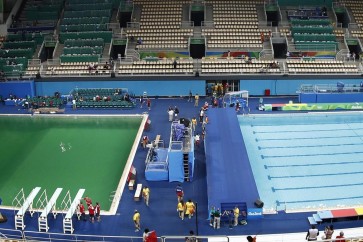تحولت بعض مسابح الأولمبياد بشكل مفاجئ إلى اللون الأخضر