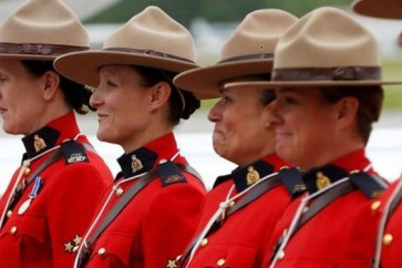 الشرطة الكندية تسمح لنسائها بارتداء الحجاب
