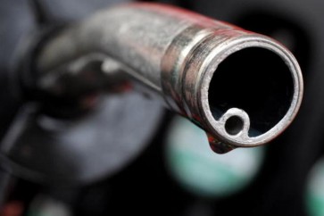 النفط يهبط 4 بالمئة مع توقع عدم توصل أوبك لاتفاق