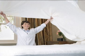 لذا يجب غسل أغطية السرير على درجة حرارة عالية من أجل قتل الفطريات