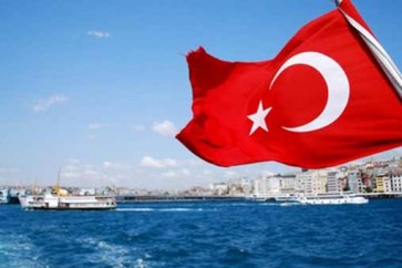 انخفاض قياسي جديد لليرة التركية مقابل الدولار