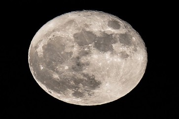 العلماء يحددون تاريخ ميلاد القمر