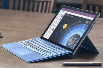 تفوقت حواسيب Surface اللوحية من مايكروسوفت هذا العام ولأول مرة على الإطلاق