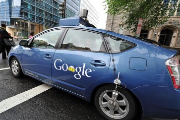 تهافت "جماهيري" على تجربة سيارات غوغل ذاتية القيادة