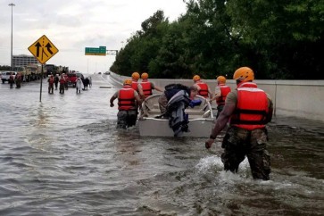 حاكم تكساس يقدر خسائر إعصار هارفي بما يصل إلى 180 مليار دولار