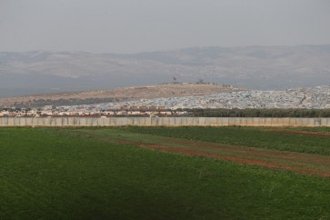 جدار فاصل على الحدود بين تركيا وسوريا