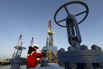 إنتاج روسيا النفطي يبقى عند مستوى منخفض للعام الثاني