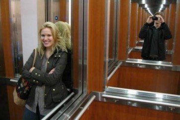 هل تعلم لماذا توضع مرآة داخل المصعد؟