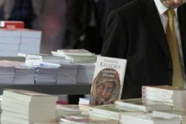 التونسيون يتجاهلون الكتب ويعتمدون على الإنترنت في استقاء المعلومات