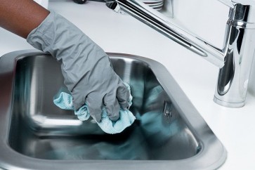 علماء يكشفون خطر "منشفة المطبخ" على صحة الإنسان