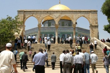 دعوات للنفير العام والزحف تجاه المسجد الأقصى وجنود الاحتلال ينتشرون بالآلاف