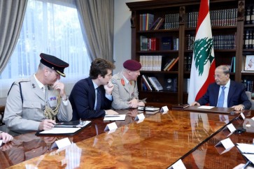 الرئيس عون تبلغ من مستشار وزارة الدفاع البريطانية دعم الجيش