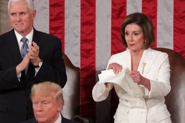نانسي بيلوسي تمزق نسخة من خطاب ترامب امام الكونغرس