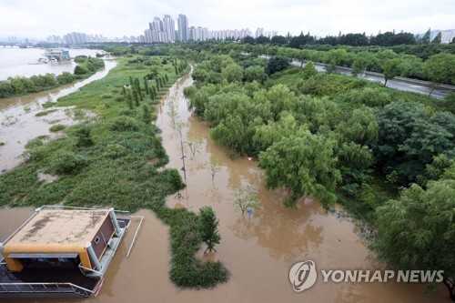 الأمطار الغزيرة في كوريا الجنوبية خلفت 13 قتيلا وأكثر من ألف نازح