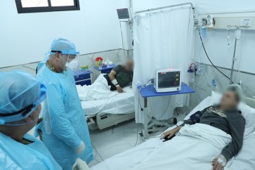 قائد الجيش تفقد مرضى الوباء في المستشفى العسكري
