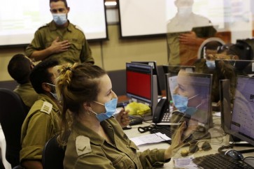 أعلن جيش العدو الإسرائيلي الجمعة، في بيان عن إصابة 1149 عنصراً في صفوفه بفيروس كورونا المستجد، كما يخضع 11024 عسكريا للحجر الصحي.وأوضح الجيش أن عدد الجنود الذي حصلوا على اللقاح المضاد للفيروس يبلغ 25686.وفي السياق، أعلنت وزارة الصحة في الكيان الغاصب عن تسجيل 7597 إصابة جديدة بكورونا و38 حالة وفاة خلال الـ24 ساعة الماضية، مبينة أن إجمالي حالات الوفاة في البلاد منذ انتشار الفيروس في مارس الماضي يبلغ 3565 حالة، أما إجمالي الإصابات فيبلغ 474001.