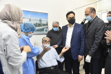 انطلاق عملية التلقيح من مستشفى الحريري