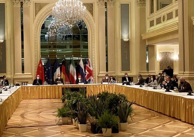 رفع الحظر والقضايا النووية  على طاولة المحادثات بين إيران و مجموعة 4 + 1 في فيينا