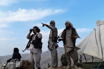 "طالبان" تسيطر على عواصم خمس ولايات مع احتدام المعارك