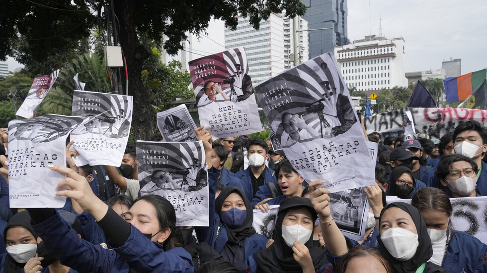 إندونيسيا.. خروج تظاهرات احتجاجا على احتمال إرجاء الانتخابات الرئاسية