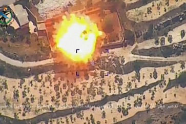 سوريا الدفاع السورية قواتنا بالتعاون مع القوات الجوية الروسية تدمر مقار للإرهابيين في ريف إدلب.00_01_48_21.Still001