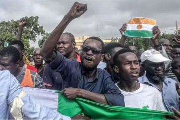 الآلاف خرجوا في مسيرة دعماً للانقلاب في النيجر