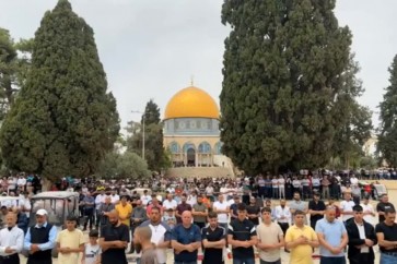 فلسطين _ رغم إجراءات الاحتلال.. 45 ألف مصلٍ يؤدون صلاة الجمعة في المسجد الأقصى - snapshot 47.79